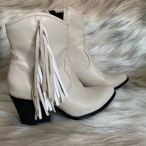 Wild Fable Cordette Fringe Western Booties Size 7